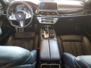 BMW Seria 7 G70 2022 BMW Seria 7 750XI 2022 4.4 Benzyna 523KM, zdjęcie 8