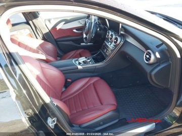 Mercedes Klasa C W205 2017 Mercedes-Benz Klasa C 2017 3.0L V6 Biturbo AMG C 43 4MATIC 3.0 Benzyna, zdjęcie 9