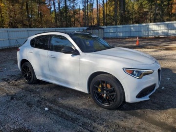 Alfa Romeo Giulia II Sedan 2.0 TBi 280KM 2018 Alfa Romeo Giulia 2018 ALFA ROMEO GIULIA Q4 2.0 Benzyna 280KM, zdjęcie 3