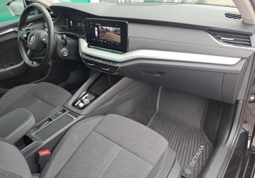 Skoda Octavia IV Liftback 1.5 TSI e-Tec Mild Hybrid 150KM 2023 Skoda Octavia Aktywny Tempomat 3 Strefowa Klimatyzacja Gniazdo 230V Lopatk, zdjęcie 10