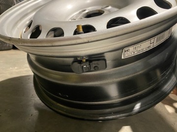4× DISK OCELOVÝ VOLKSWAGEN OE 6.5" X 16" 5X112 ET 33