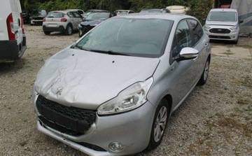 Peugeot 208 I Hatchback 3d 1.6 e-HDI 92KM 2015 Peugeot 208 1.6 Diesel 92KM, zdjęcie 2