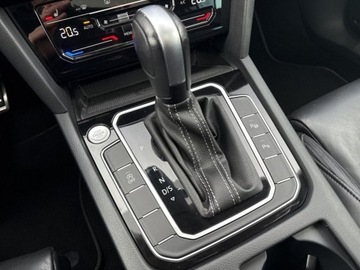 Volkswagen Passat B8 Variant Facelifting 2.0 TDI SCR 200KM 2022 Volkswagen Passat TDI 200KM R-Line DSG Harman Kardon LED Matrix Panora, zdjęcie 25