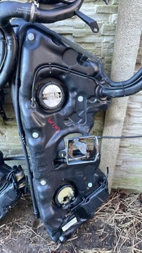 MERCEDES C TŘÍDA W203 NÁDRŽ PALIVA PUMPIČKA