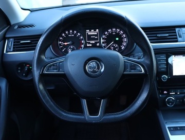 Skoda Octavia III Kombi 2.0 TDI CR DPF 150KM 2015 Skoda Octavia 2.0 TDI, DSG, Navi, Xenon, Bi-Xenon, zdjęcie 21