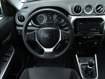 Suzuki Vitara III SUV Facelifting 1.4 BoosterJet 140KM 2019 Suzuki Vitara 1.4 BoosterJet, Salon Polska, zdjęcie 6