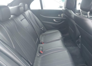 Mercedes Klasa E W213 2019 Mercedes-Benz Klasa E 2019r., E 300 4matic, 2L, od ubezpieczalni 2.0 244KM, zdjęcie 10