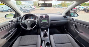 Volkswagen Golf V Hatchback 1.4 i 16V 75KM 2005 Volkswagen Golf 1,4 Ben Klima 1.4 Benzyna 75KM, zdjęcie 6