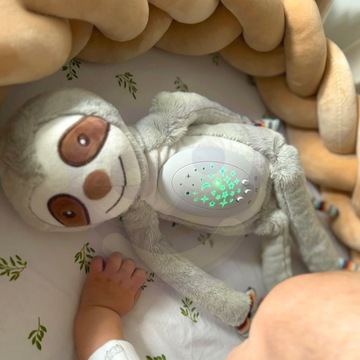 PRZYTULANKA INTERAKTYWNA PROJEKTOR MASKOTKA USYPIACZ LENIWIEC WOOPIE BABY