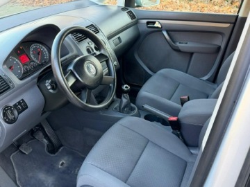 Volkswagen Touran I 1.6 102KM 2006 Volkswagen Touran 1.6 Benzyna 7osób, zdjęcie 10