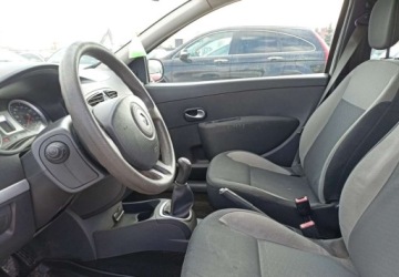 Renault Clio III Hatchback 5d 1.2 i 16V 75KM 2010 Renault Clio Renault Clio 1.1 Benzyna 75KM, zdjęcie 7