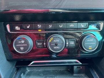 Volkswagen Passat B8 Variant 1.6 TDI BlueMotion Technology 120KM 2018 Volkswagen Passat 1.6 diesel 120 KM automat R-line zarej w PL zadbany, zdjęcie 21