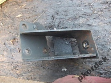 NISSAN PATROL K260 UCHYCENÍ MOTORU PRAVÁ