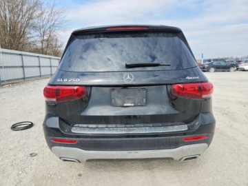 Mercedes GLB 2021 Mercedes-Benz GLB 250 4Matic 2021 2.0 Benzyna 221KM, zdjęcie 2