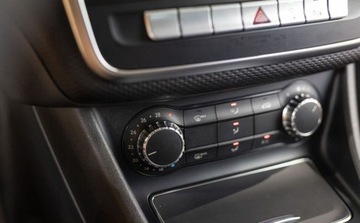 Mercedes Klasa A W176 Hatchback 5d Facelifting 180 122KM 2017 Mercedes-Benz Klasa A 180 Style 1.6 Benzyna 122KM, zdjęcie 21