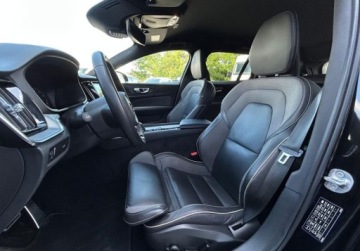 Volvo V60 II  2022 Volvo V60 Plus Dark, Tempomat, Kamera, GPS, Podgrzewane fotele i kierownic, zdjęcie 33
