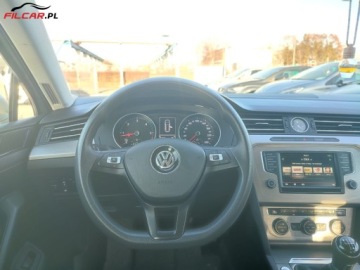 Volkswagen Passat B8 Variant 2.0 TDI 150KM 2015 Volkswagen Passat GWARANCJA, Udok. przebieg, Zarejestrowany w PL, Mozliwa, zdjęcie 13