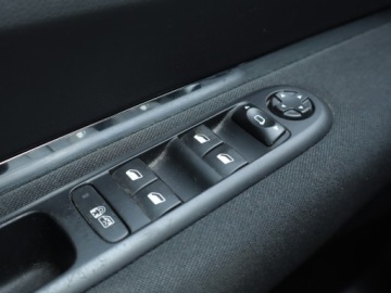 Peugeot 5008 I Minivan Facelifting 1.6 HDi 115KM 2014 Peugeot 5008 1.6 HDi, Salon Polska, Serwis ASO, zdjęcie 14