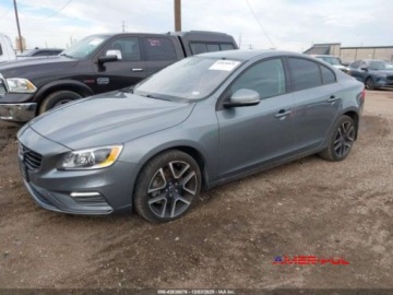 Volvo S60 II 2017 Volvo S60 2017 r., 2,0L T5 DYNAMIC 2.0 Benzyna 240KM