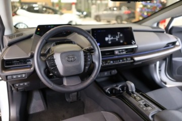 Toyota Prius V (XW60) 2.0  Hybrid Dynamic Force Plug-in 223KM 2023 Toyota Prius Plug-in Hybrid 2.0 Hybryda Plug-in 223KM, zdjęcie 18