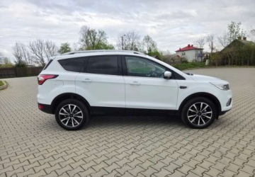 Ford Kuga II SUV Facelifting 1.5 EcoBoost 150KM 2018 Ford Kuga Ford Kuga 1.5 EcoBoost FWD Titanium ASS GPF 1.5 Benzyna 150KM, zdjęcie 3