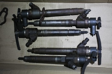 VOLVO V70 S60 S80 XC70 XC90 2.4 D5 WTRYSKIWACZE 30750283