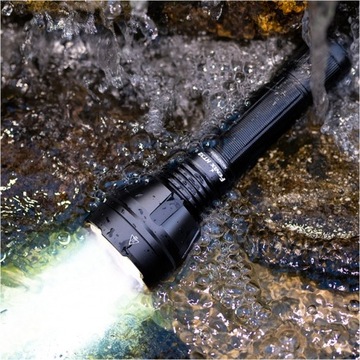 Охотничий фонарь Fenix ​​HT32 2500 люмен с большой дальностью действия в трех цветах