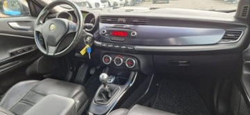 Alfa Romeo Giulietta Nuova II Hatchback 5d 1.6 JTD 16v 105KM 2013 Alfa Romeo Giulietta 1.6 JTDM 16V, zdjęcie 22