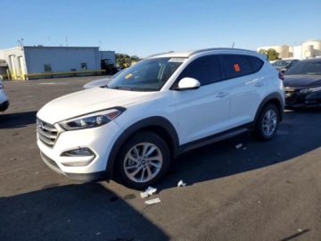 Hyundai Tucson III 2016 Hyundai Tucson 2016 HYUNDAI TUCSON SE 2.0 Benzyna 142KM, zdjęcie 1