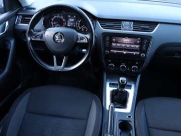 Skoda Octavia III Liftback Facelifting 1.4 TSI 150KM 2017 Skoda Octavia 1.4 TSI, Salon Polska, Klima, zdjęcie 6