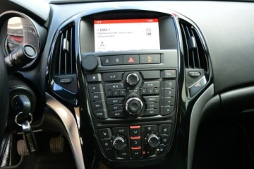 Opel Astra J Sedan 1.4 Turbo ECOTEC 140KM 2014 Opel Astra Sedan 1,4 Turbo 140Km Xenon Ledy Navi, zdjęcie 32