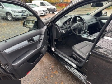 Mercedes Klasa C W204 Kombi T204 1.8 180 CGI BlueEFFICIENCY 156KM 2010 Mercedes Klasa C 180 T BlueEFFICIENCY 7G-TRONIC Avantgarde 156KM 2010r, zdjęcie 11