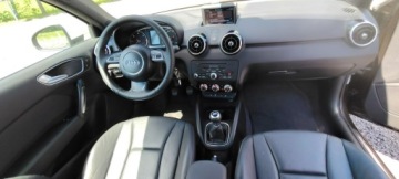 Audi A1 I 2011 Audi A1 3-drzwiowe Bogata wersja, stan bardzo, zdjęcie 7