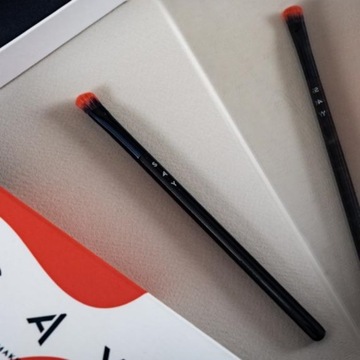 Профессиональная кисть для макияжа EYE для нанесения макияжа SMOKE EYE NO. 5 СКАЗАТЬ