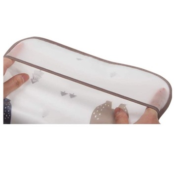 НАГРУДНИК С КАРМАНОМ, можно стирать.