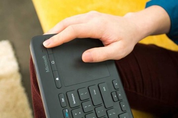 Беспроводная мультимедийная клавиатура Microsoft с сенсорной панелью USB N9Z-00022