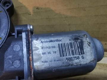 MOTOREK OKNO PRAVÝ PŘEDNÍ RENAULT CLIO II EU