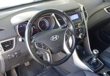 Hyundai i30 II Hatchback 5d 1.6 GDI 135KM 2015 Hyundai i30 1.6B 135KM Grzana kierownica i, zdjęcie 12