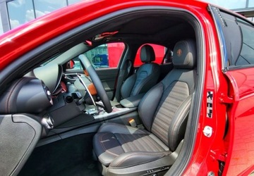 Alfa Romeo Giulia II Sedan Facelifting 2023 2.0 GME Turbo 280KM 2025 Alfa Romeo Giulia Alfa Romeo Giulia Intensa 2.0 Benzyna 280KM, zdjęcie 14