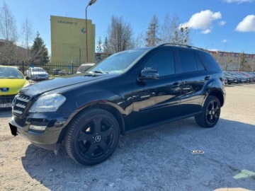 Mercedes Klasa M W164 Off-roader Facelifting 3.0 V6 (350 CDI) 231KM 2011 Mercedes-Benz ML Mercedes-Benz ML 350 CDI 4MATIC Zamiana 3.0 Diesel 231KM, zdjęcie 1