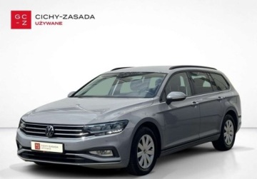 Volkswagen Passat B8 Variant Facelifting 2.0 TDI SCR 150KM 2022 Volkswagen Passat Variant Essence 2.0TDI EVO 150KM DSG Led Kamera Navi ACC
