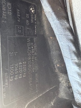 BMW 5 E39 KAPOTA KRYT MOTORU BEZ REZU BARVA 668 SCHWARZ 2 RADOM