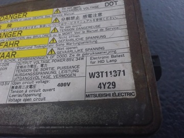 MAZDA 3 BK MĚNIČ XENON W3T11371 4Y29