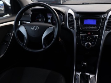 Hyundai i30 II Wagon Facelifting 1.6 CRDi 110KM 2016 Hyundai i30 1.6 CRDi, Automat, Klima, zdjęcie 6