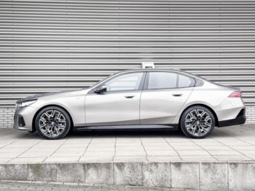 BMW Seria 5 G90-91 2025 BMW Seria 5 520i Sport Sedan 2.0 (208KM) 2025, zdjęcie 1