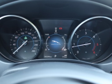 Jaguar XE Sedan 2.0 i4 180KM 2018 Jaguar XE 20d, 177 KM, Automat, Skóra, Navi, zdjęcie 10