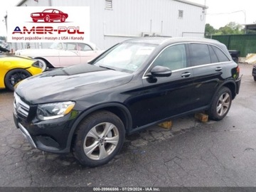Mercedes GLC C253 2018 Mercedes-Benz GLC 2018 r.,2,0L 300 4MATIC 2.0 Benzyna 241KM