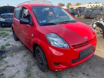DAIHATSU SIRION II 2 4WD MECHANIZMUS OPUSTIT ZVEDÁK SKEL PRAVÝ LEVÝ