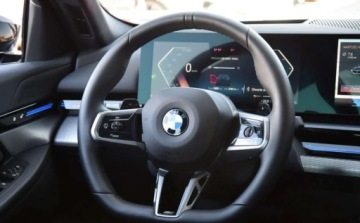 BMW Seria 5 G90-91 2023 BMW Seria 5 BMW 520d SedanPakiet sportowy MKamery 360Dostepne w BMW TEAM, zdjęcie 11