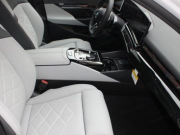 BMW Seria 5 G90-91 2026 BMW Seria 5 540d xDrive Sport Sedan 3.0 (303KM) 2026, zdjęcie 15